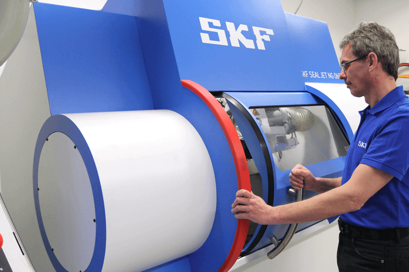 Reduces maintenance costs and increased productivity with SKF sealing solution